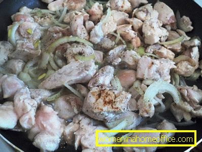 Kycklingfilé i flamsås: kött och lök